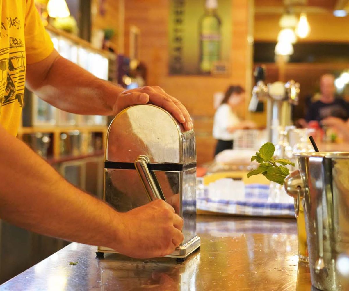 Le bar des Villages du Bachat Chamrousse