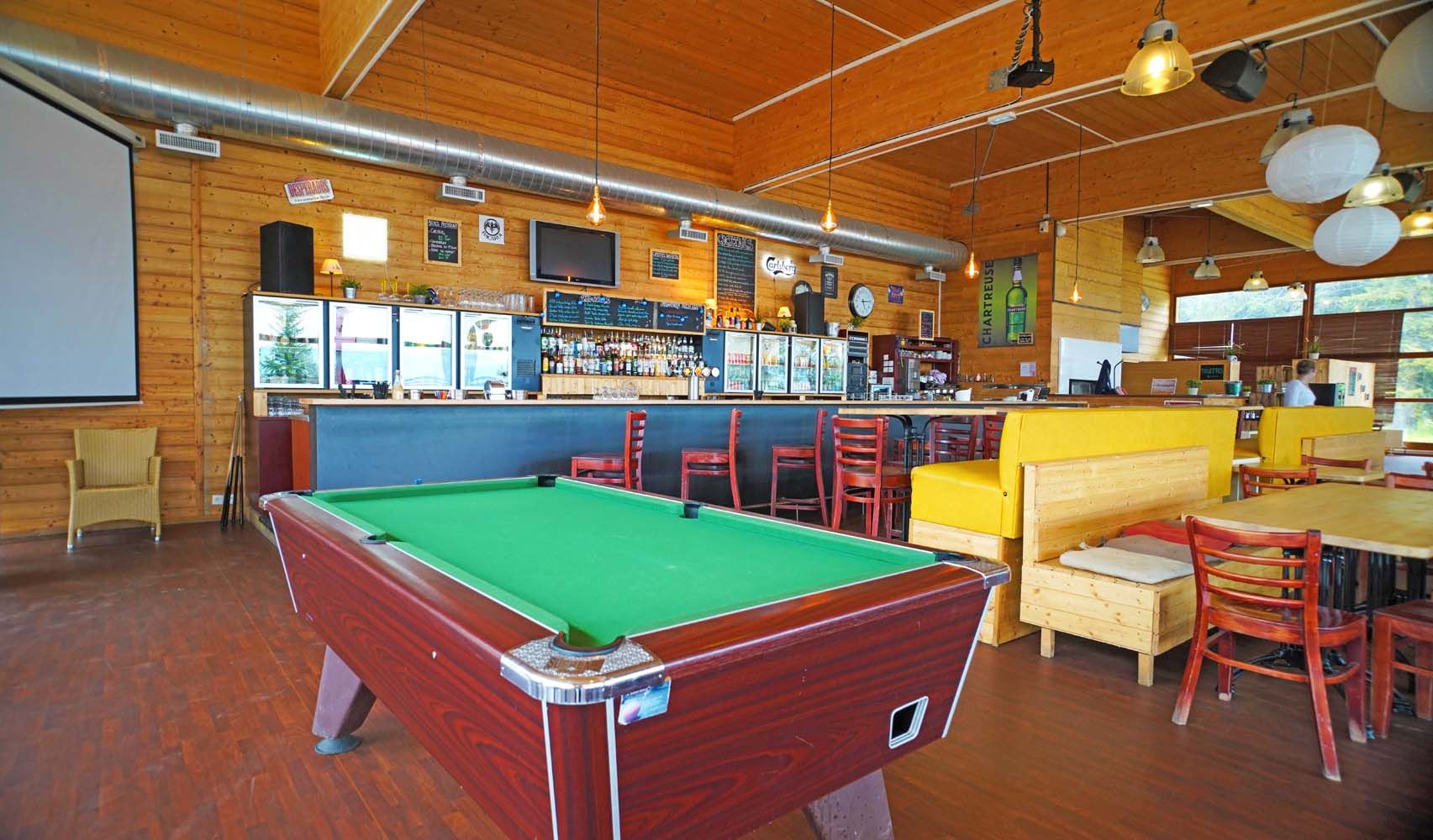 restaurant-Chamrousse-billard.jpg